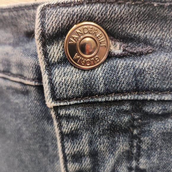 Gloria Vanderbilt Amanda Straight Jeans, Size 8 Short, Used - Picture 4 of 8